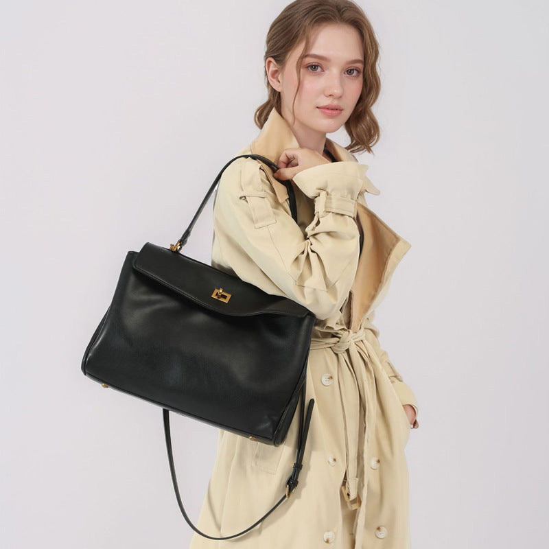 Damen Handtasche mit elegantem Klappenverschluss und abnehmbarem Schulterriemen Nord Taschen