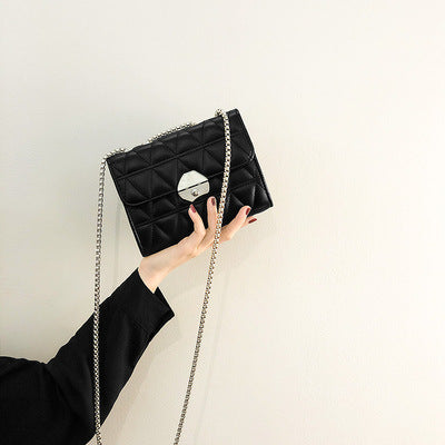 Damen Clutch-Tasche mit quadratischer Steppung und elegantem Kettenriemen Nord Taschen