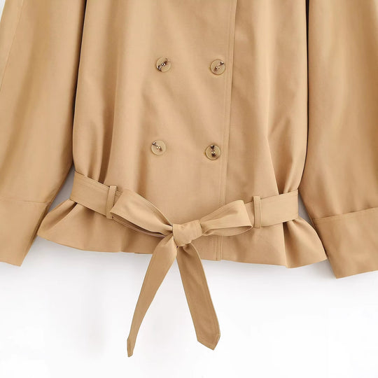 Damen Kurz-Trenchcoat mit doppelreihiger Knopfleiste, Cape‑Yoke und Taillengürtel Nord Taschen