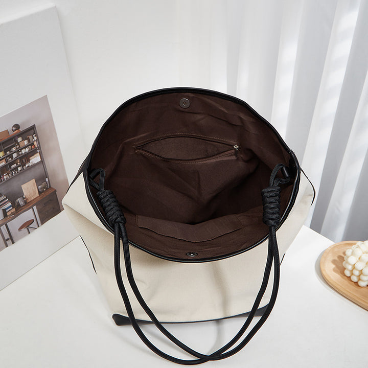 Damen Baumwoll-Leder Schultertasche mit eleganten Details Nord Taschen