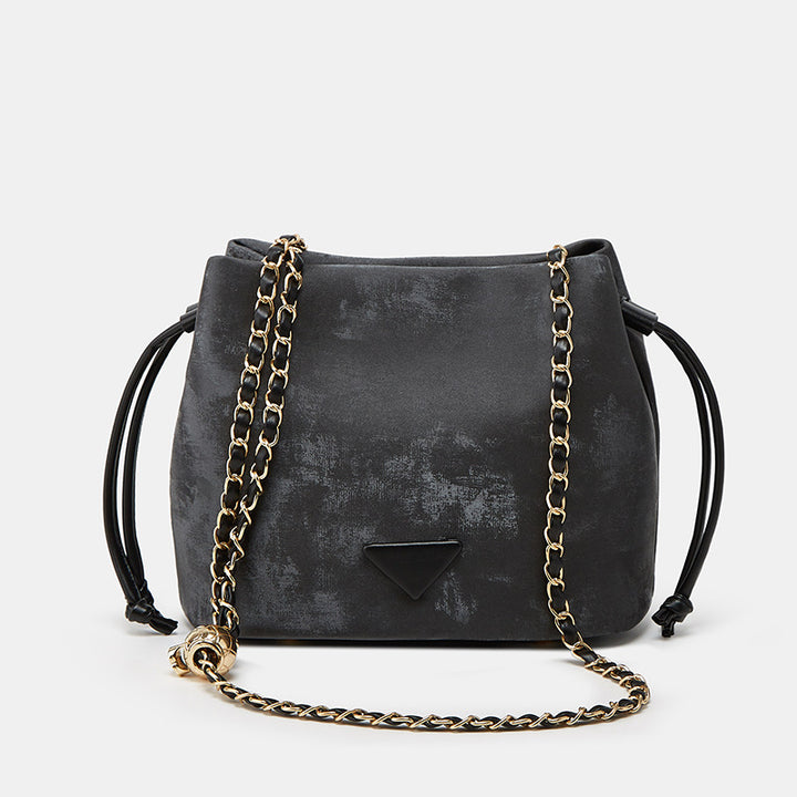 Damen Hobo-Tasche mit eleganter Kettenverzierung und modischem Design Nord Taschen