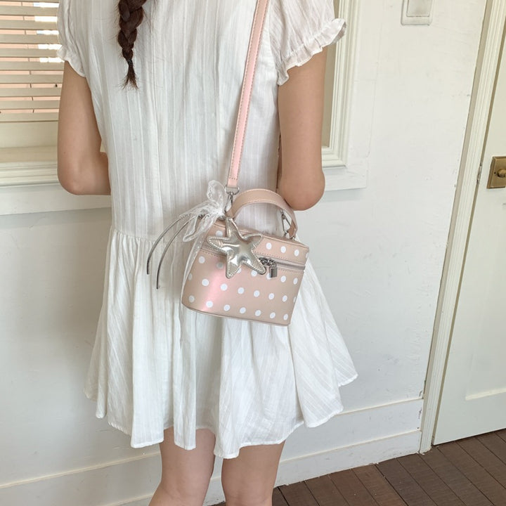 Damen Mini-Handtasche mit verspieltem Design und eleganten Akzenten Nord Taschen