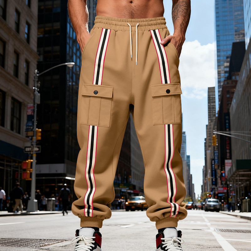 Herren Cargo-Jogginghose im Urban-Streetwear-Look mit Kontraststreifen und Klappentaschen Nord Taschen
