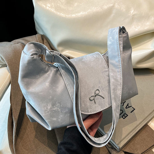 Damen Schultertasche mit elegantem Samtmaterial und verspieltem Schleifendetail Nord Taschen