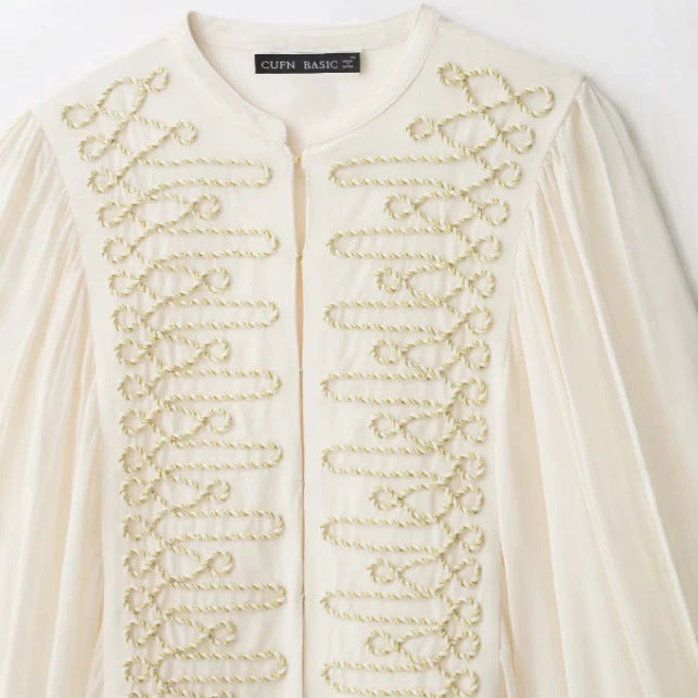 Damen Kurzbluse im Folklore‑Militärstil mit voluminösen Bischofärmeln Nord Taschen
