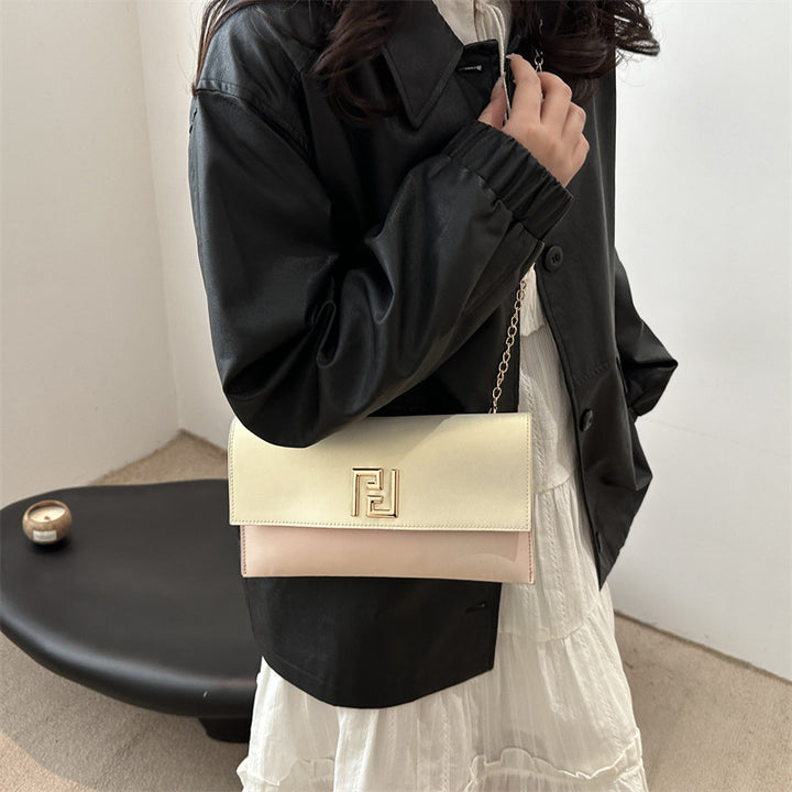 Damen elegante Clutch Tasche mit Kettenverzierung Nord Taschen