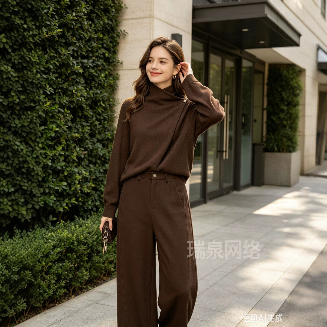 Damen Zweiteiliges Ensemble mit asymmetrischem Rollkragenoberteil und weiter Hochbundhose Nord Taschen