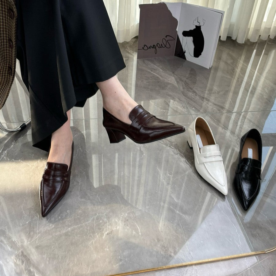 Damen spitze Pumps mit elegantem Riemen und bequemen Blockabsatz - Vittorelli