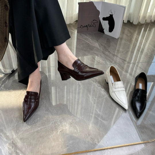 Damen spitze Pumps mit elegantem Riemen und bequemen Blockabsatz - Vittorelli