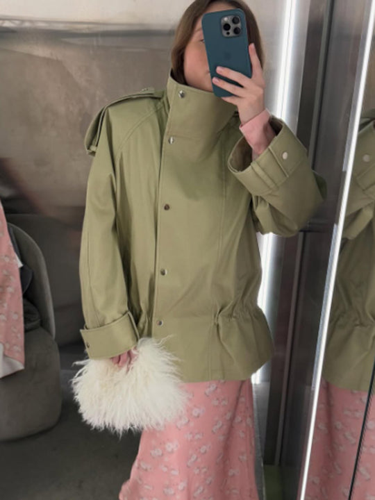 Damen Kurzparka mit hohem Stehkragen, Schulterklappen und taillierbarem Kordelzug Nord Taschen
