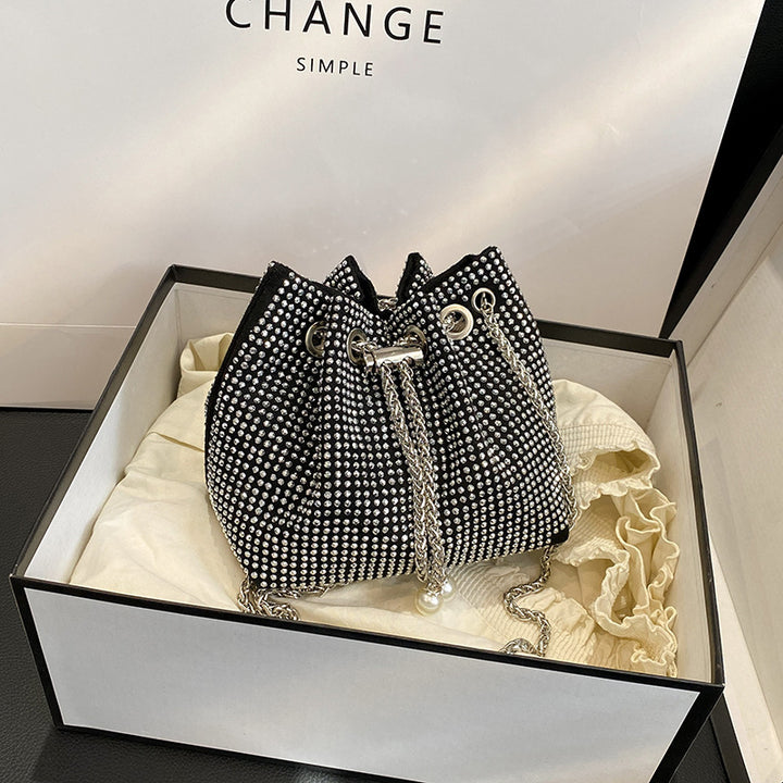 Damen Glamouröse Beuteltasche mit Strassbesatz Nord Taschen