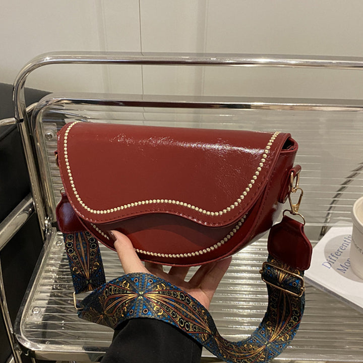 Damen Umhängetasche mit verzierten Kettendetails und dekorativem Schulterriemen Nord Taschen