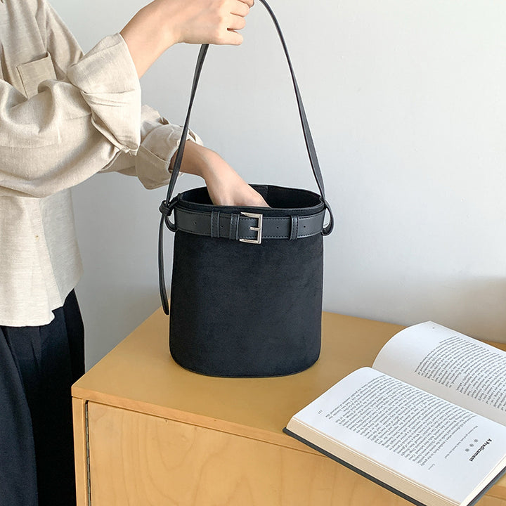 Damen Hobo-Tasche mit luxuriösem Wildleder und verstellbarem Gurt Nord Taschen