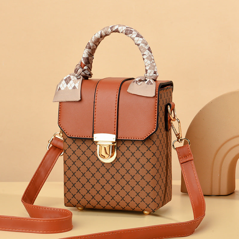 Damen modische Handtasche mit schickem Tragegriff Nord Taschen