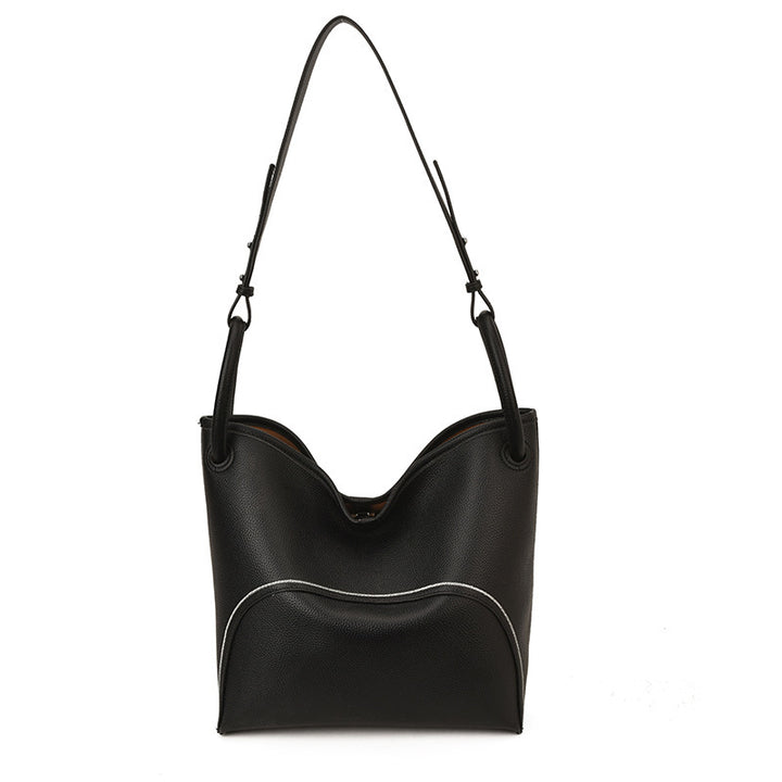 Damen Hobo-Tasche aus geschmeidigem Kunstleder mit modernen Akzenten Nord Taschen