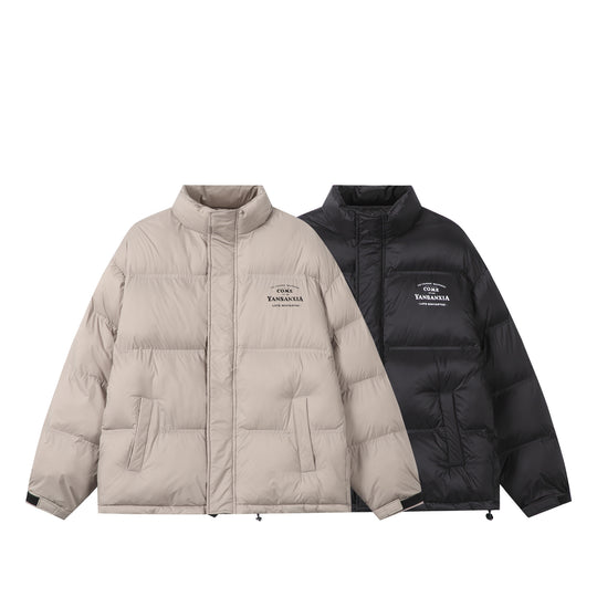 Unisex Kurz geschnittene wattierte Oversize-Jacke mit hohem Stehkragen und Logo-Print Nord Taschen