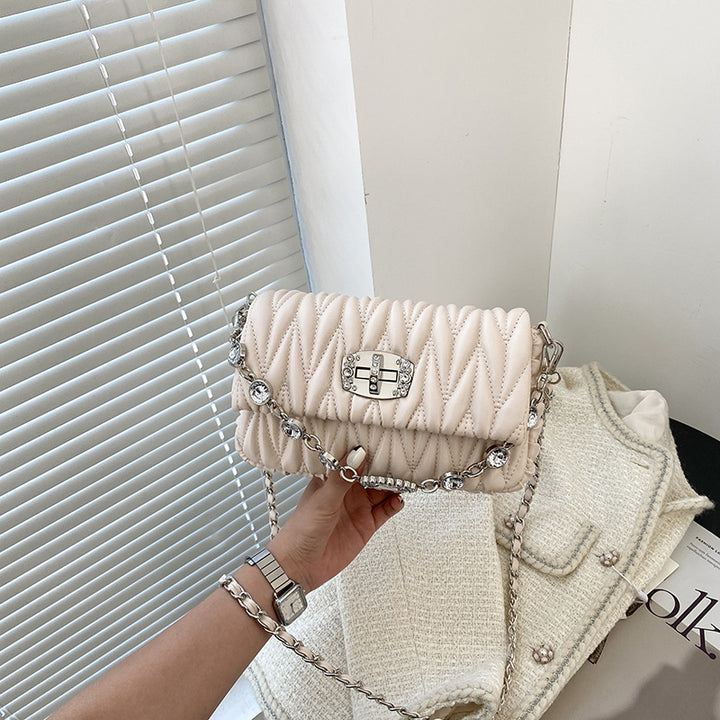 Damen Hobo-Tasche mit eleganter Raffung und glamourösem Kettenakzent Nord Taschen