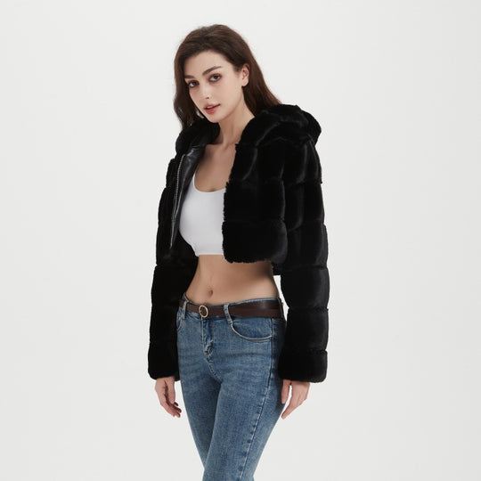 Damen Cropped Kunstpelzjacke mit gestepptem Panel‑Design und Kapuze Nord Taschen