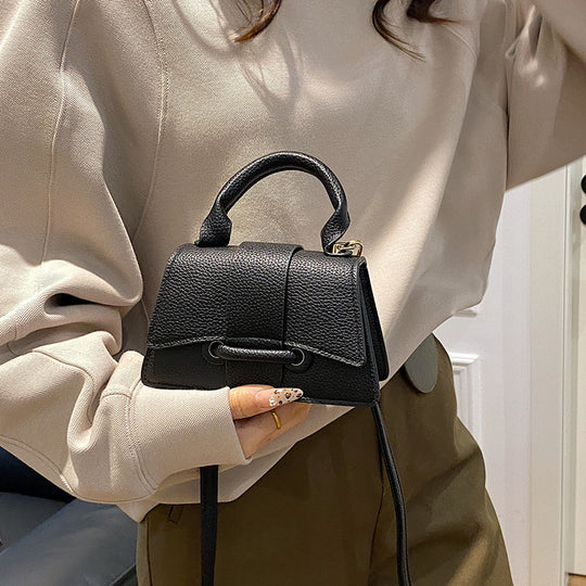 Damen Mini-Schultertasche mit elegantem Knopfverschlussystem Nord Taschen