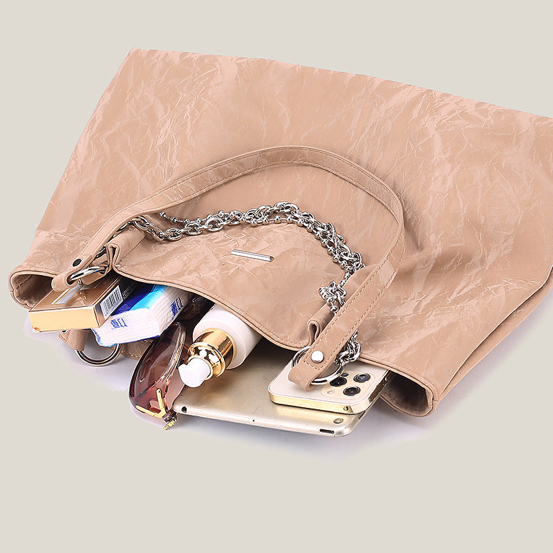 Damen Handtasche mit dekorativem Kettenakzent Nord Taschen