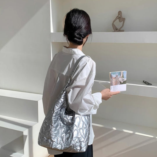 Damen Hobo-Tasche mit leicht gepolsterter, glänzender Oberfläche und praktischem Schulterriemen Nord Taschen