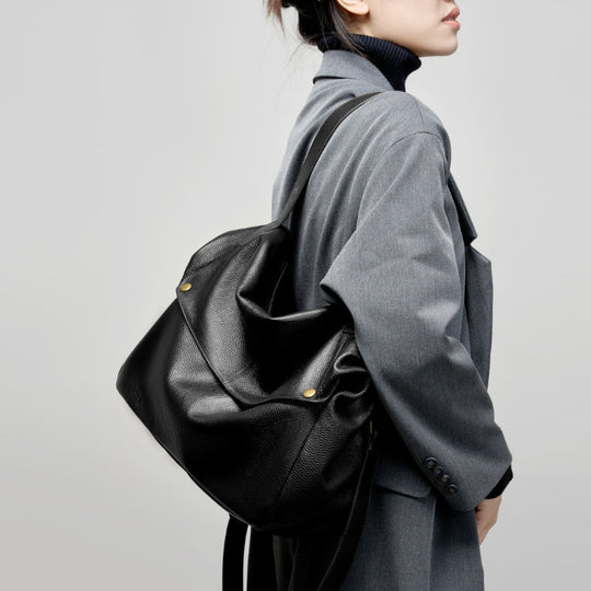 Damen Umhängetasche mit elegantem Falten-Design und praktischen Innentaschen Nord Taschen