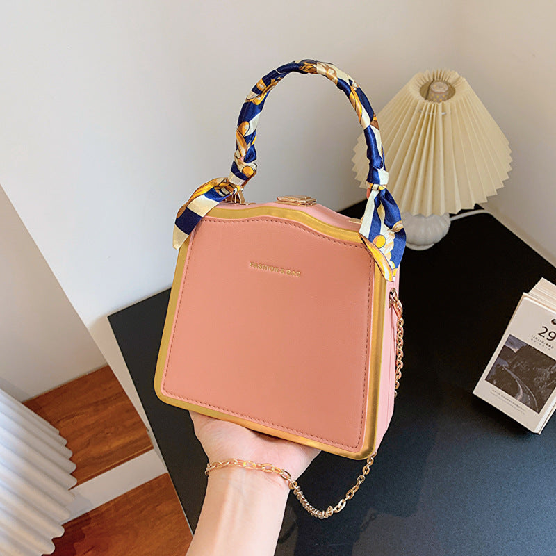 Damen Designer Handtasche mit abnehmbarem Seidenschal Nord Taschen