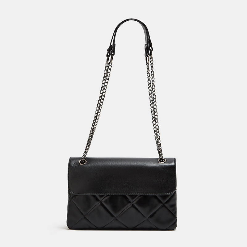 Damen Clutch-Tasche mit elegantem Steppmuster und modischem Kettenhenkel Nord Taschen