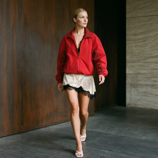 Damen Leichter Boxy-Windbreaker mit Stehkragen und elastischem Saum Nord Taschen