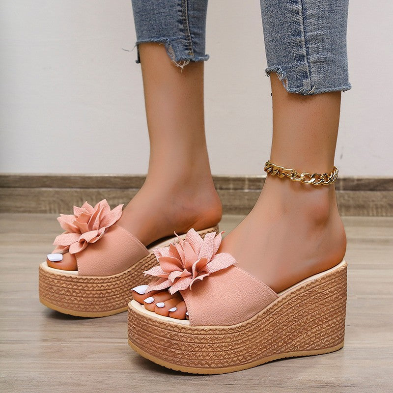 Damen Wedge-Sandalen mit floralen Applikationen und bequemem Fußbett Nord Taschen