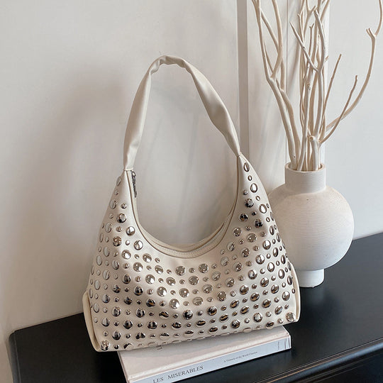 Damen Hobo-Tasche aus hochwertigem Kunstleder mit funkelnden Metallnieten Nord Taschen