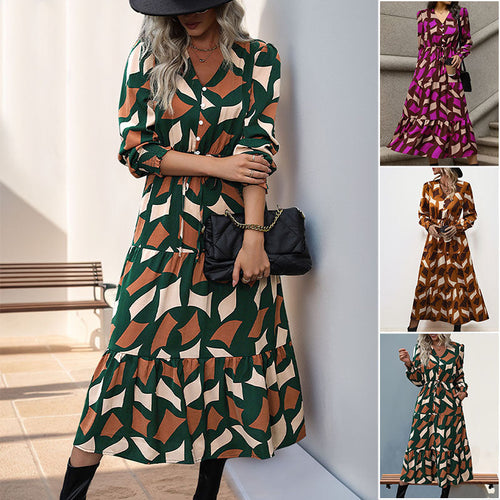 Damen Langes Stufen-Maxikleid mit grafischem Print, V-Ausschnitt, Kordelbund und gerafften Manschetten Nord Taschen