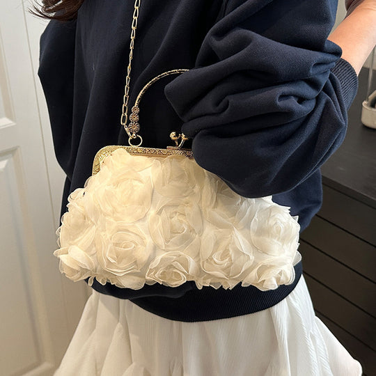 Damen Clutch mit floralen Applikationen und elegantem Kettenverschluss Nord Taschen