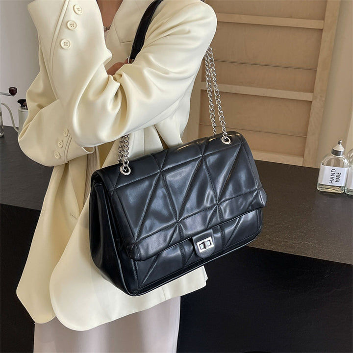 Damen elegante Schultertasche mit ausgeklügeltem Steppmuster Nord Taschen