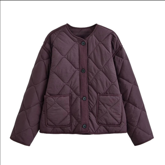 Damen 10+ gefütterte gesteppte Boxy‑Kurzjacke mit Rundhalsausschnitt, durchgehender Knopfleiste und aufgesetzten Taschen Nord Taschen