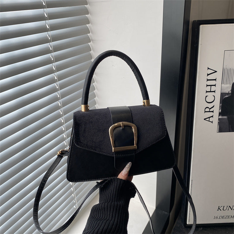 Damen Schultertasche mit eleganter Schnallenverzierung Nord Taschen