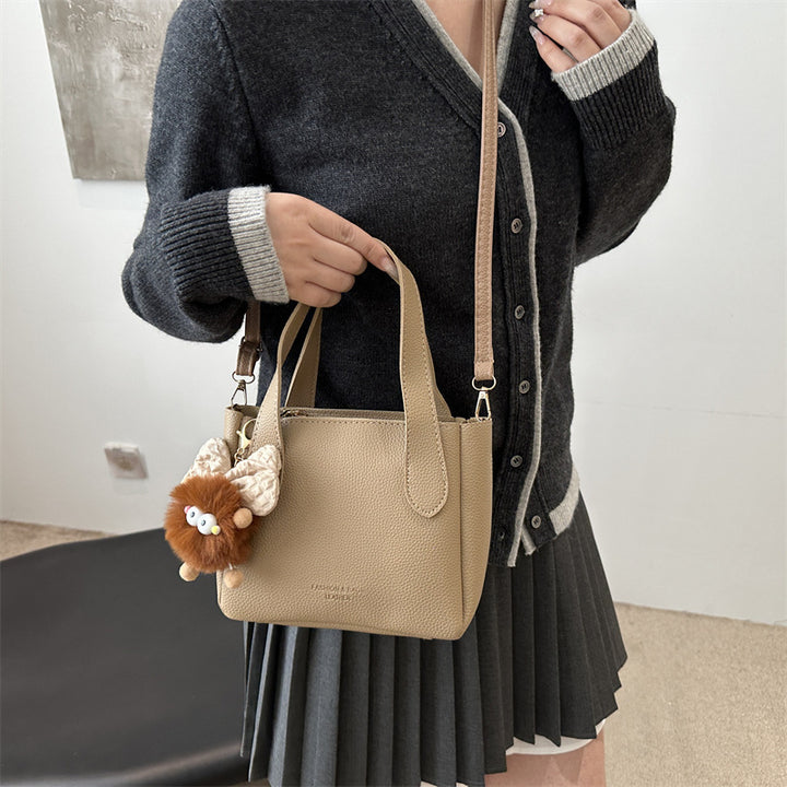 Damen Mini-Tasche mit verspieltem Tieranhänger Nord Taschen