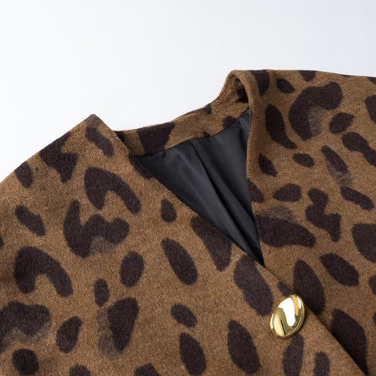 Damen Ärmellose Wollmix-Weste im Leopardenprint mit V-Ausschnitt und Schmuckknopf Nord Taschen