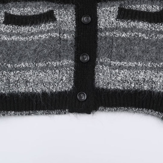 Damen Oversize Strickcardigan mit V-Ausschnitt, Streifenmuster und aufgesetzten Taschen Nord Taschen