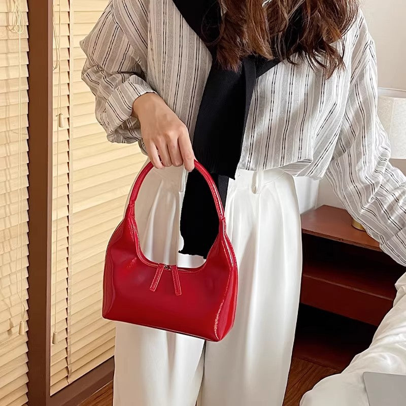 Damen Hobo-Tasche mit edlem Kunstleder und praktischem Reißverschluss Nord Taschen