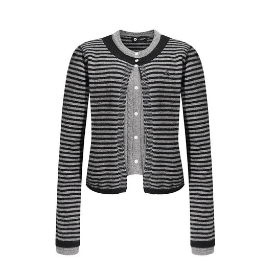 Damen Kurze Lagen-Strickjacke mit Rundhals und feinen Streifen Nord Taschen