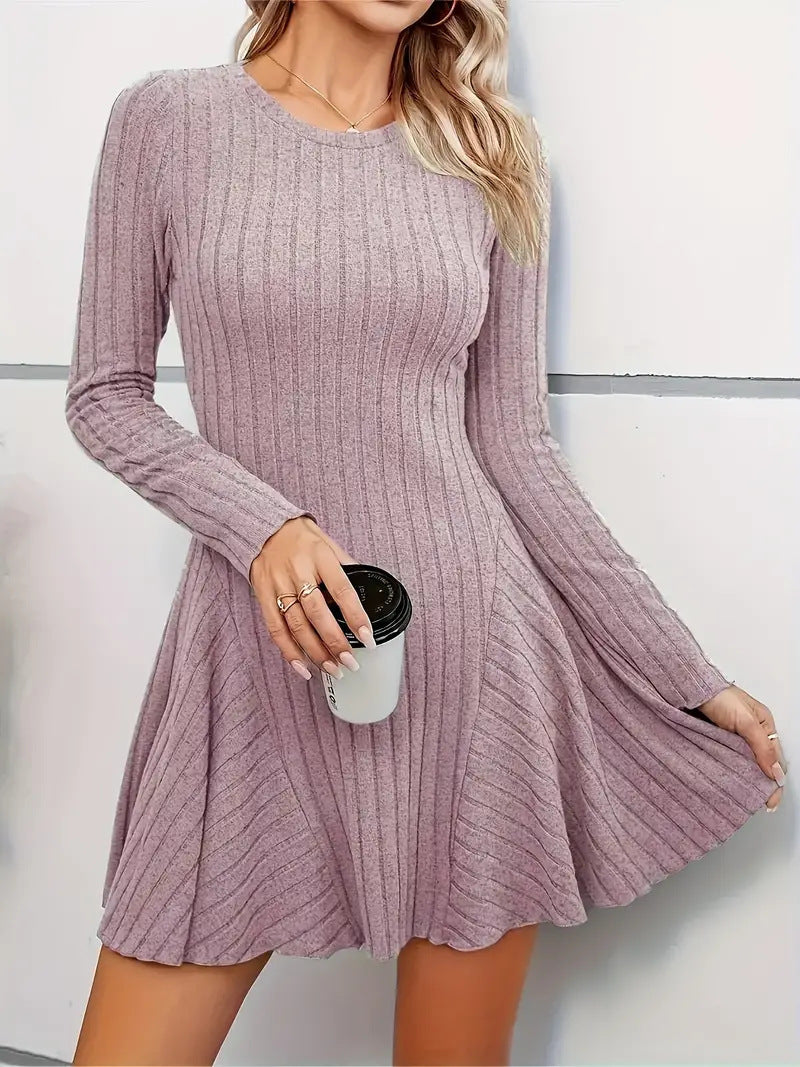 Damen Geripptes V-Ausschnitt-Minikleid mit ausgestelltem Rock und Eingrifftaschen Nord Taschen