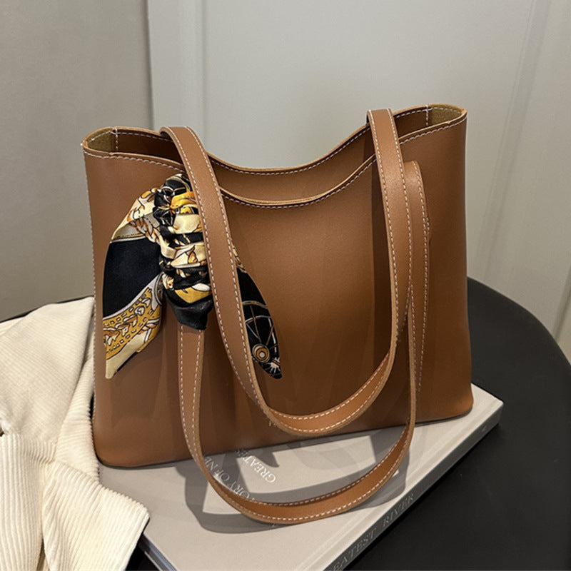 Damen moderne Henkeltasche mit stilvollem Knoten-Detail Nord Taschen