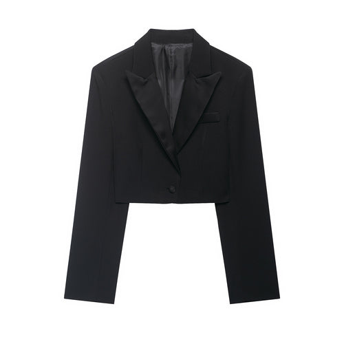 Damen Kurzblazer im Smokingstil mit Satinrevers, taillierter Cropped‑Silhouette Nord Taschen