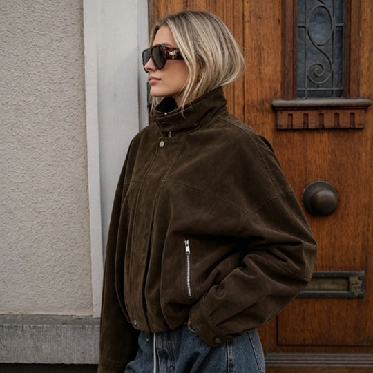 Damen Boxy-Suede-Bomberjacke mit hohem Stehkragen und elastischem Saum Nord Taschen