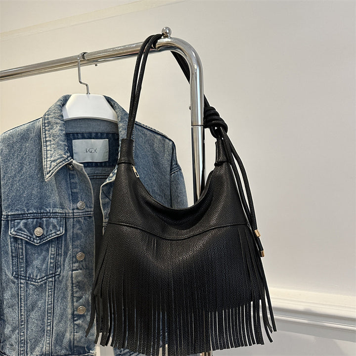 Damen Beuteltasche mit geflochtenem Fransen-Design Nord Taschen