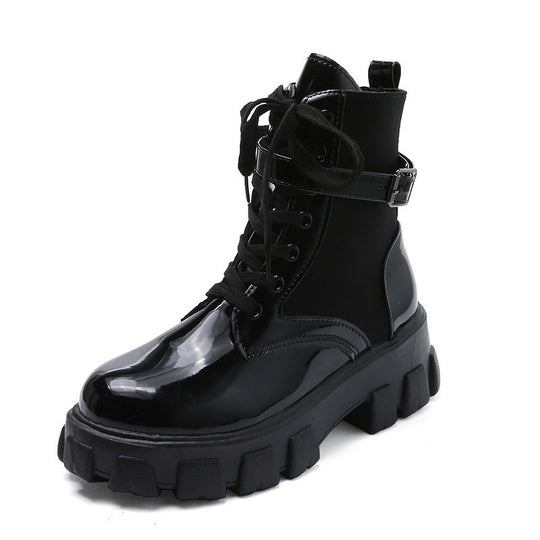 Damen Chunky‑Lug Ankleboots mit patentiertem Lackoberteil, Schnürung und verstellbarem Schnallenriemen Nord Taschen