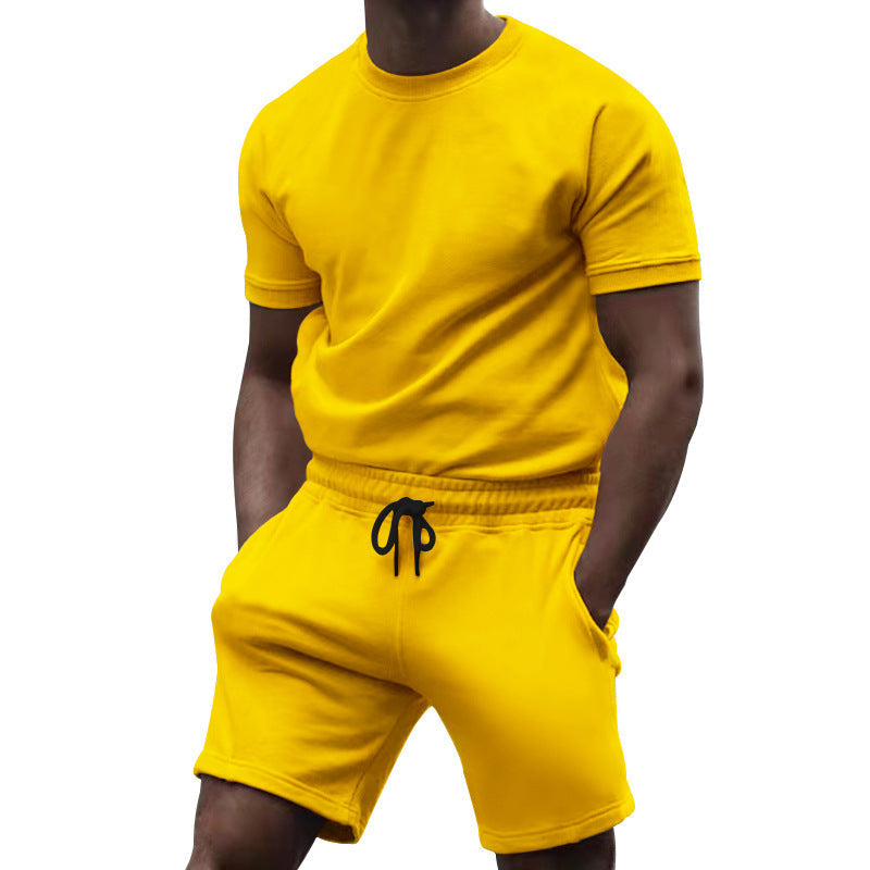 Herren Sportkombination mit kurzärmligem Oberteil und bequemen Shorts