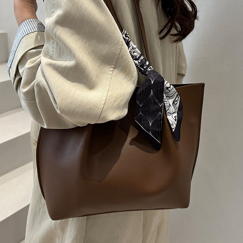 Damen Stylische Handtasche mit modischem Halstuch Nord Taschen