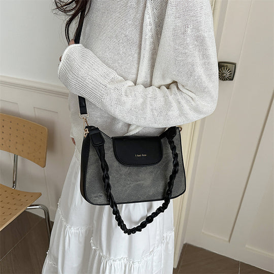 Damen modische Umhängetasche mit elegantem Kettenhenkel und praktischem Klappverschluss Nord Taschen